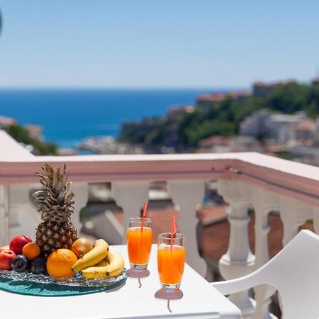Castello Apartments Ulcinj Bagian luar foto