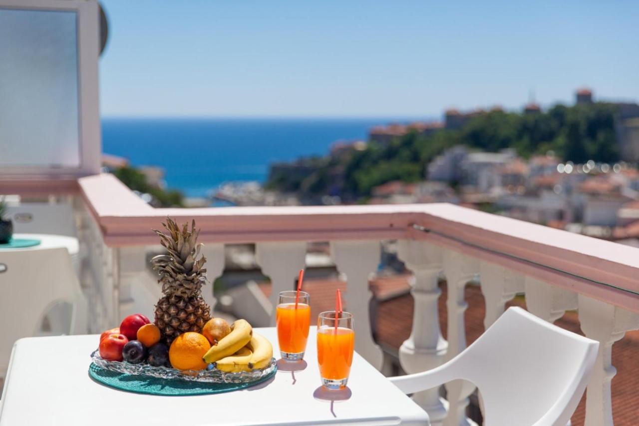 Castello Apartments Ulcinj Bagian luar foto