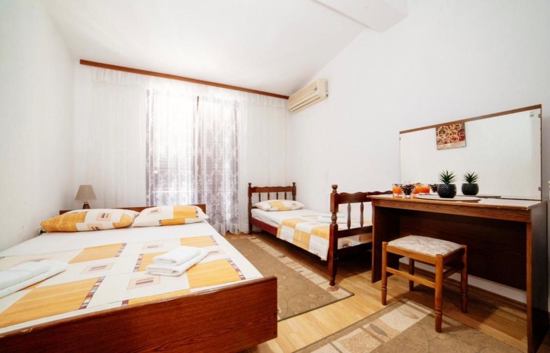 Castello Apartments Ulcinj Bagian luar foto