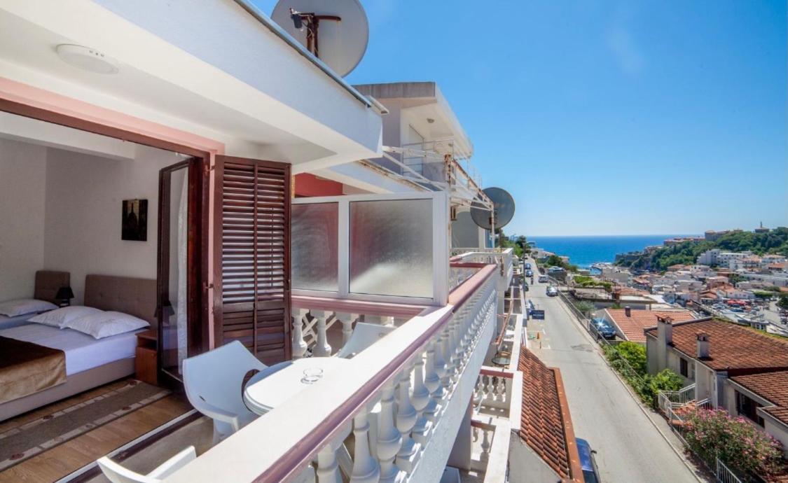 Castello Apartments Ulcinj Bagian luar foto